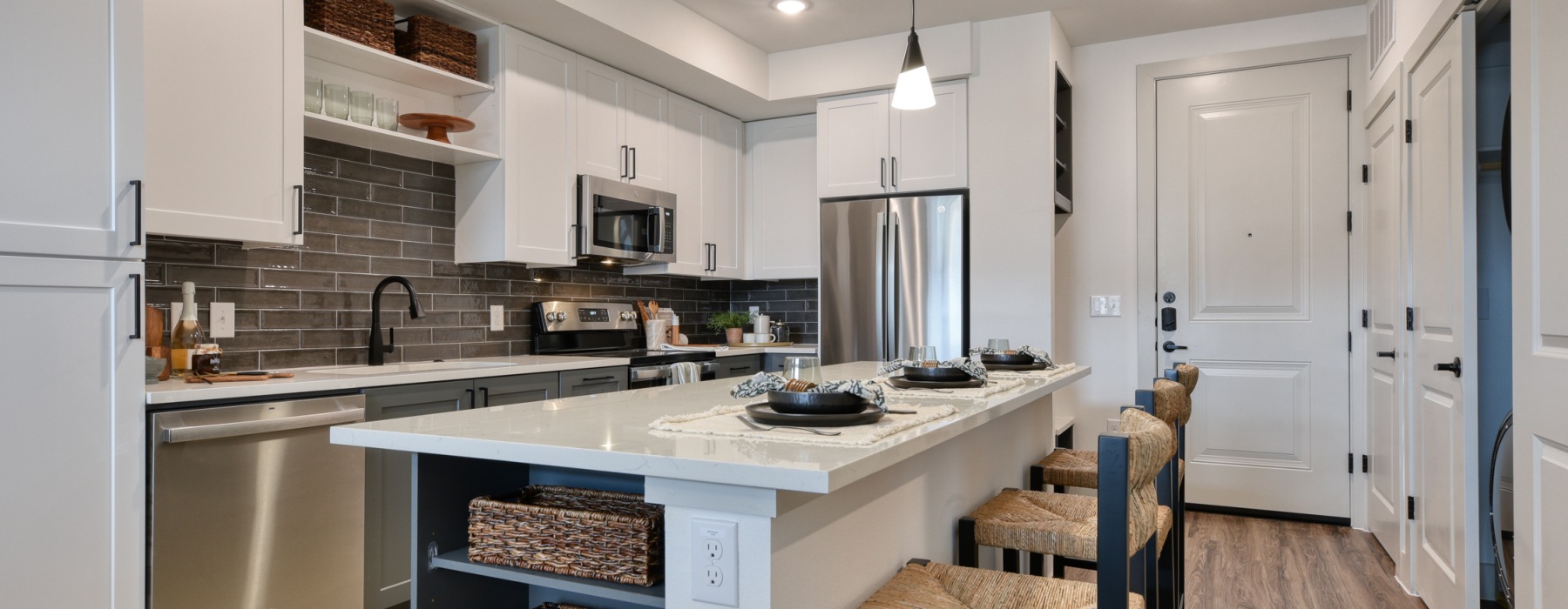 pendant lights over kitchen island